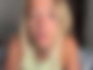 Live cam show with kelseyblu - Blonde Hair on livesuperchat.net