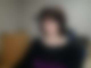 Live cam show with Hikala - Smoking on eurowanks.com
