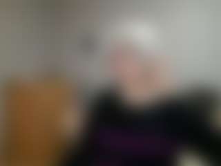 Live cam show with Hikala - Average on Stripli.com