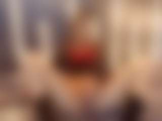 Live cam show with Brunette-Candy - Body Massage on Fapmatic.com