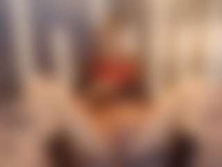Live cam show with Brunette-Candy - Petite on Instabang