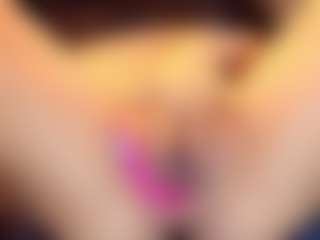 Live cam show with Brunette-Candy - Nipple Piercings on numayanayam.club