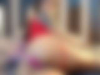 Brunette-Candy's Live Sex Cam Show