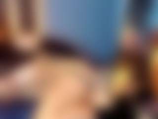 Brunette-Candy's Live Sex Cam Show