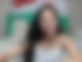 Live cam show with EvaClarkk - Camel Toe on crypto-cams