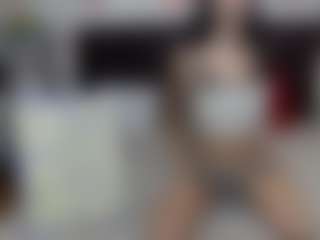 Live cam show with EvaClarkk - Camel Toe on crypto-cams