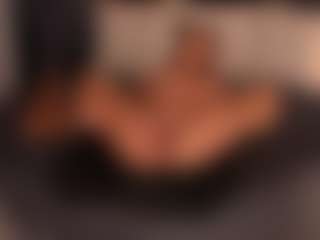 Live cam show with ScarlettRose-X - Athletic Young Adult on madthumbs