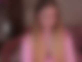 Live cam show with Amy - Submissive on Mixed Magazine Live
