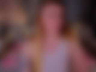 Live cam show with Amy - Submissive on Dolls Live