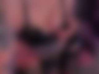 Live cam show with Amy - Submissive on TottyGirls
