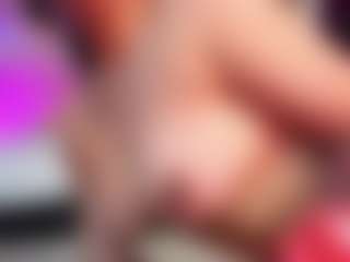 Live cam show with Micki - Huge on liverealitysex.com
