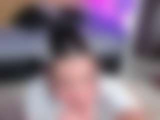 Live cam show with Micki - Squirt on milfzrlive.com