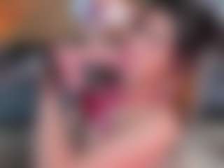Live cam show with Micki - Shaved Pussy Latina on Sweet Sext | colombia