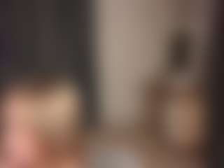 Live cam show with Rose - Blonde Hair on AdultVida.com