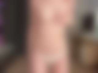 Live cam show with Rose - Blonde Hair on infinitiblacc.com