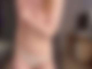 Live cam show with Rose - Green Eyes on Cam Slut