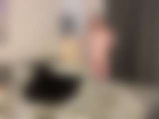 Live cam show with Rose - Petite Teen (18+) on livesexfox.com