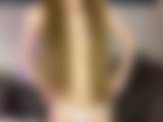 Live cam show with Rose - Flashing on AdultVida.com