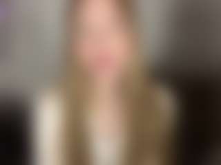 Live cam show with Rose - Skinny on CamwithHer