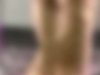 Live cam show with Rose - Shaved Pussy on Camsoda