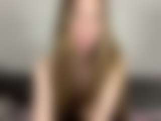 Live cam show with Rose - Thin on Camsoda