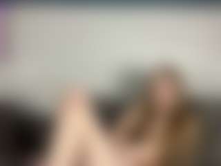 Live cam show with Rose - Athletic Young Adult on Camsoda