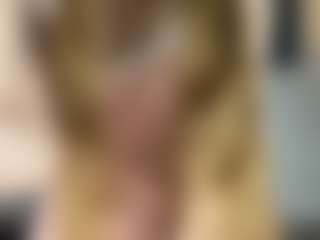 Live cam show with Rose - Fingers on Camsoda