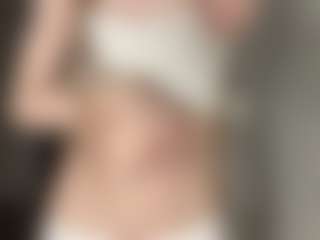 Live cam show with Rose - Flashing on crypto-cams