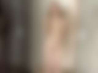 Live cam show with Rose - Blonde Hair Petite on Camsoda