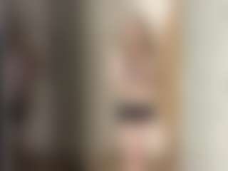 Live cam show with Rose - Blonde Hair on TeamSkeetLive