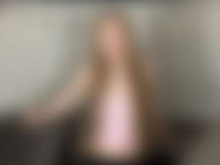 Live cam show with Rose - Skinny on Camsoda