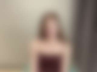 Live cam show with Rose - Blonde Hair Small Tits on Camiplay Live