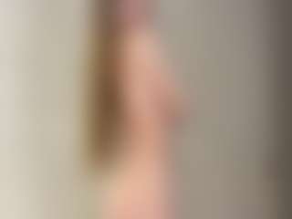 Live cam show with Rose - Blonde Hair Shaved Pussy on madthumbs