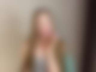 Live cam show with Rose - Flashing on TeamSkeetLive