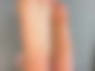 Live cam show with Rose - Green Eyes on StripNow