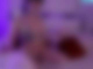 Live cam show with GIGIFANTASIES - Petite on Camming Site