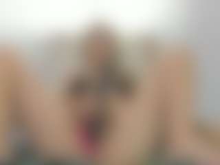 Live cam show with MeganKroft - Moaning on sexylive.show
