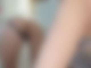 Live cam show with alexialushh - Strip on intimatelivegirls.com