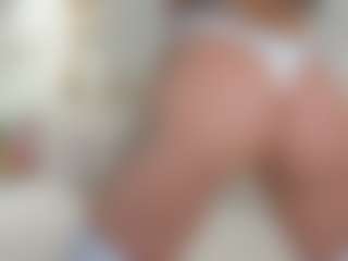 Live cam show with alexialushh - Striptease on xxxlivecams.org