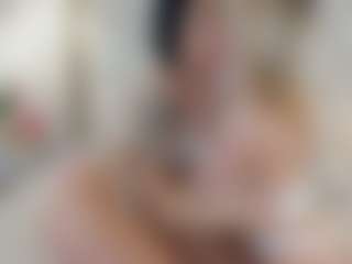 Live cam show with alexialushh - Striptease on TottyGirls