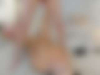Live cam show with alexialushh - Striptease on eurowanks.com