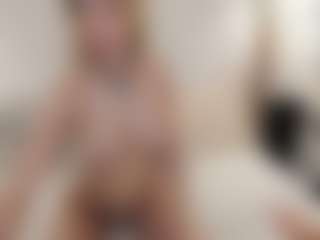 Live cam show with alexialushh - Brown Eyes Teen (18+) on Camsoda