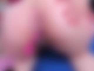 Live cam show with lexyy24 - Camel Toe on livesuperchat.net