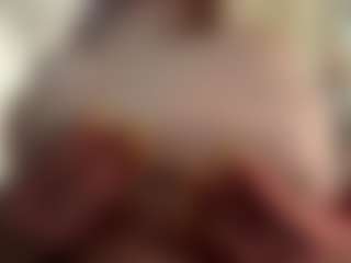 Live cam show with SeraNovelli - Fingers on liverealitysex.com