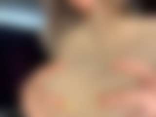 Live cam show with SeraNovelli - Hairy Pussy on Camversity