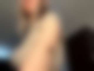 Live cam show with SeraNovelli - Hairy Pussy Brown Hair on Camversity