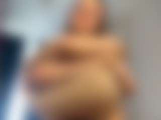 Live cam show with SeraNovelli - Hairy Pussy Brown Hair on Dolls Live