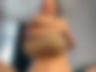 Live cam show with SeraNovelli - Domination on livesuperchat.net