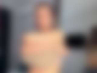 SeraNovelli's Live Sex Cam Show