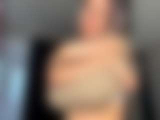 SeraNovelli's Live Sex Cam Show